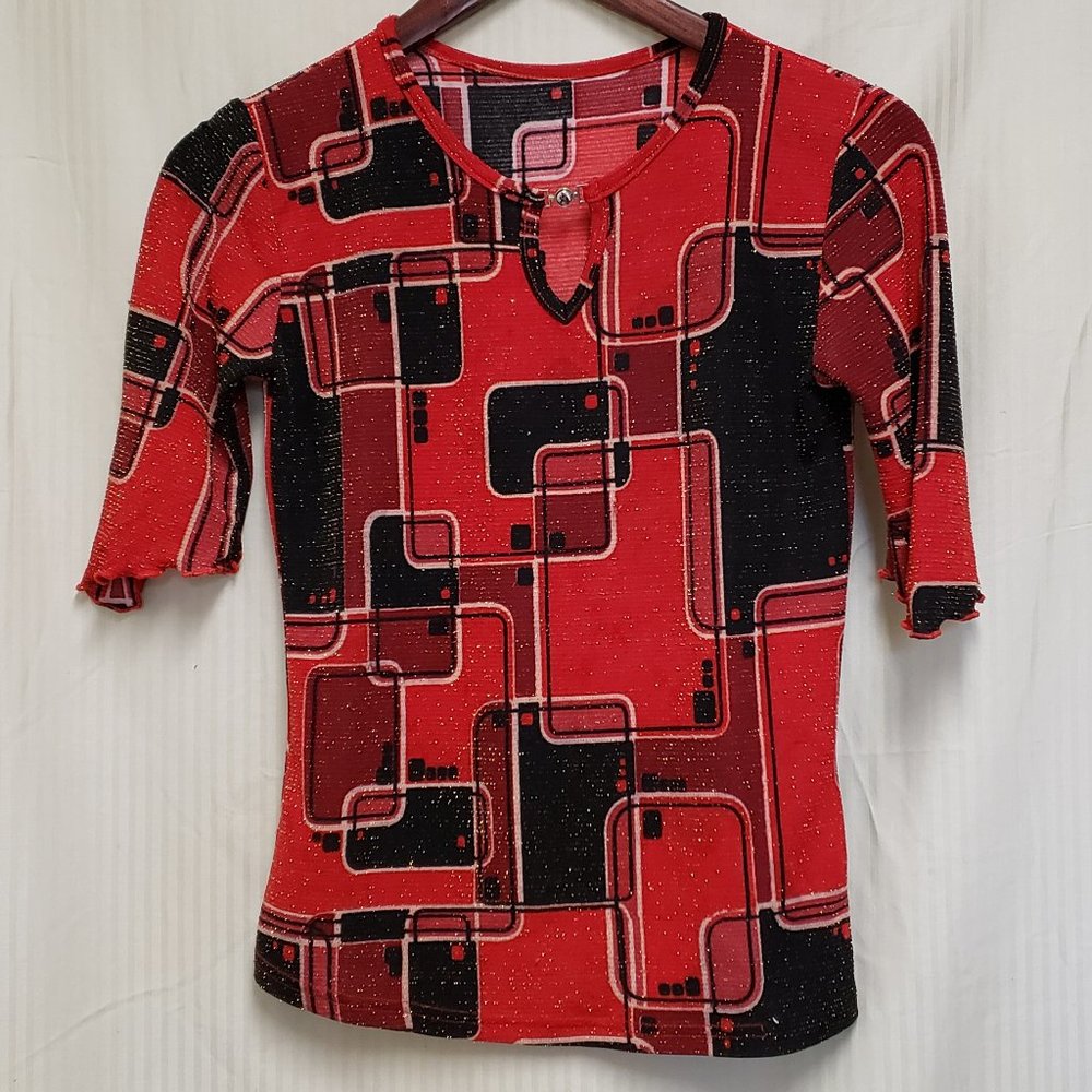 🍁Size S.  Black & Red Dressy Blouse w/ Shinny Gold Threads.